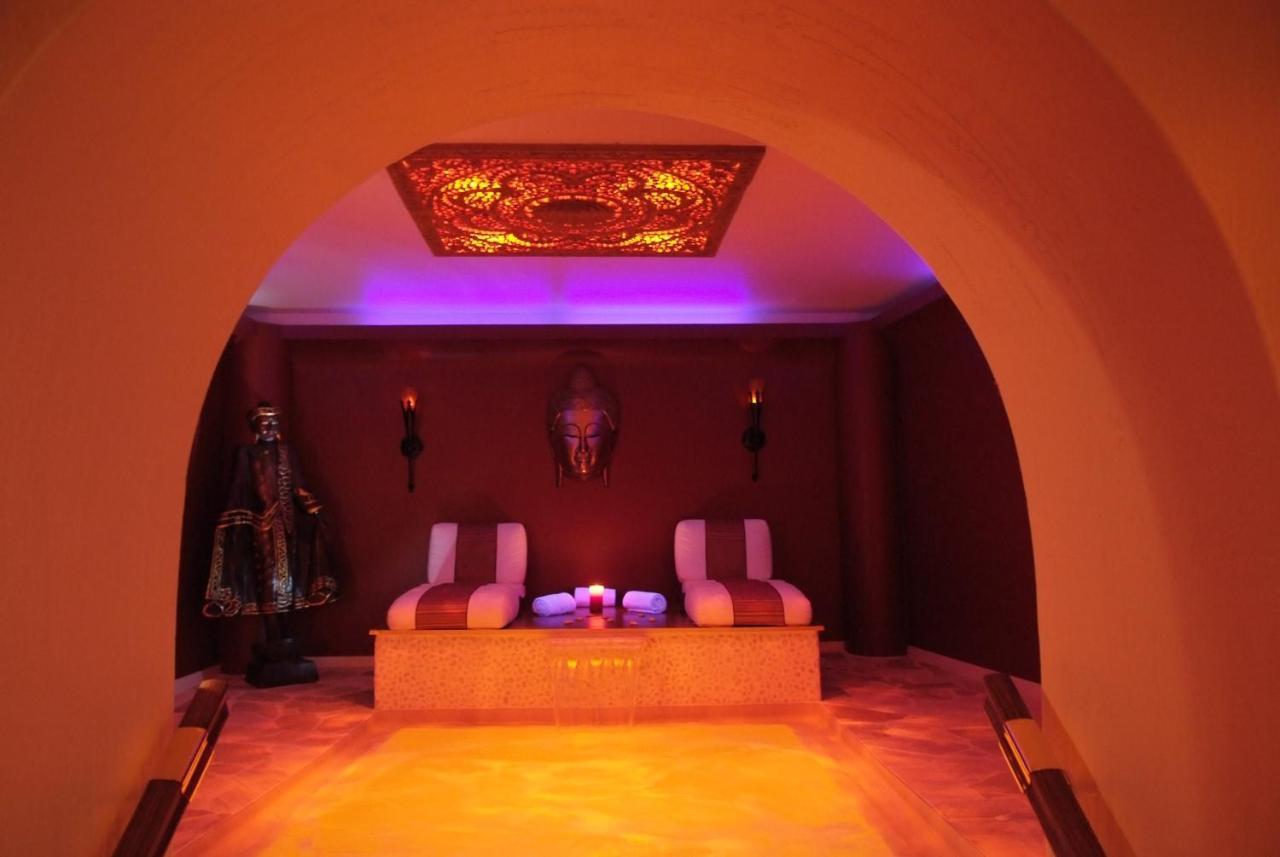 Hotel & Spa Gasquet Bagnères-de-Luchon エクステリア 写真